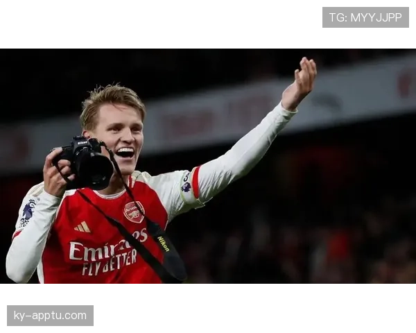 厄德高皇马生涯为何难立足：战术适配困境与成长节奏错位解析